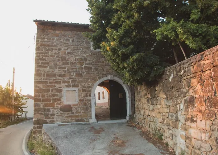 Oltre L'Arco Hotel San Dorligo della Valle photo