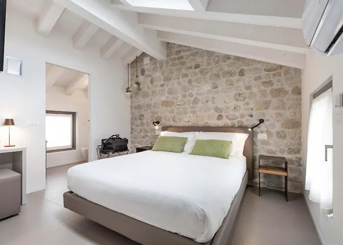 Portone180 Guest House Roveredo in Piano photo