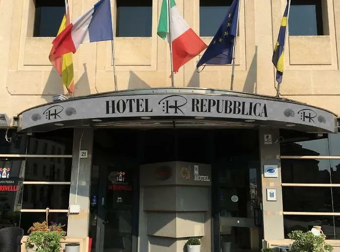 Hr Hotel Monfalcone photo